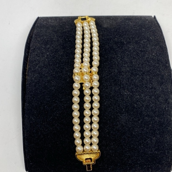 Joan Rivers Collection Triple Strand Faux Pearl Bee Bracelet Rhinestone - Picture 14 of 16